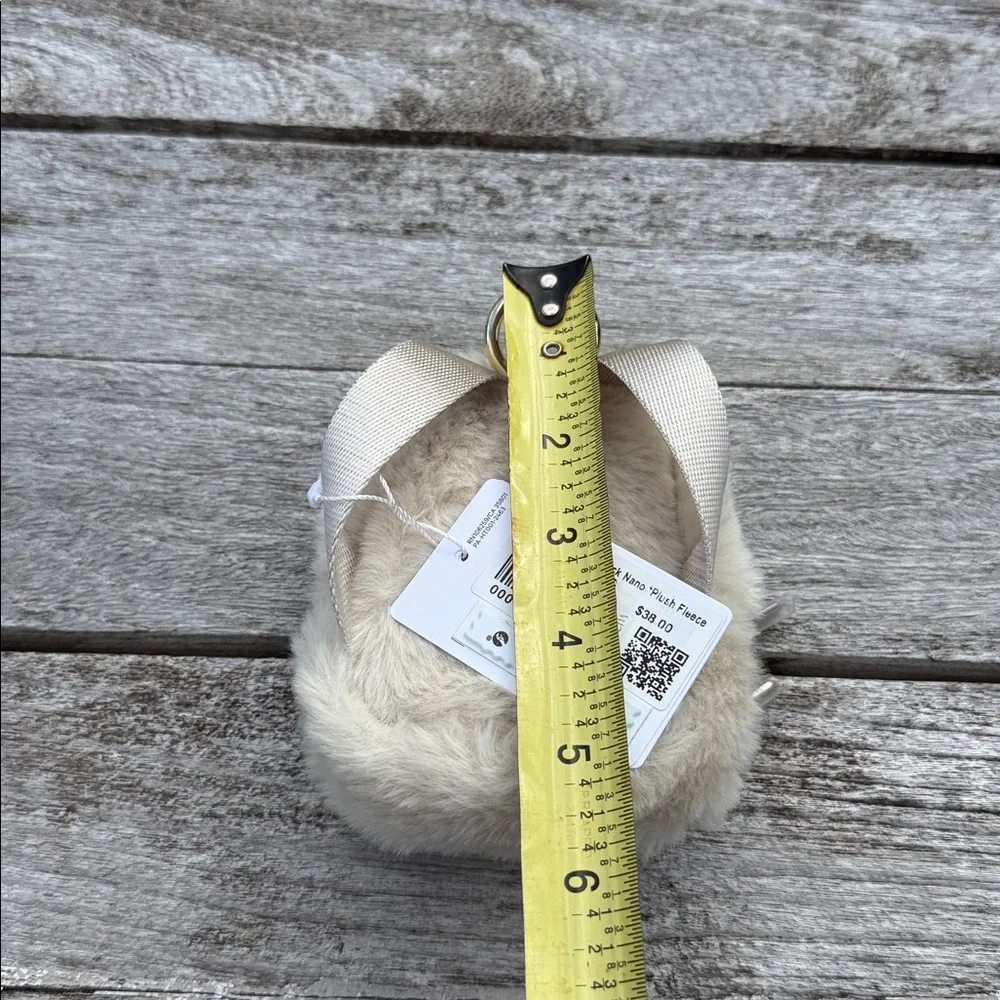 Lululemon Everywhere Nano Backpack Plush Fleece Natural Ivory/Gold‎ nwt
